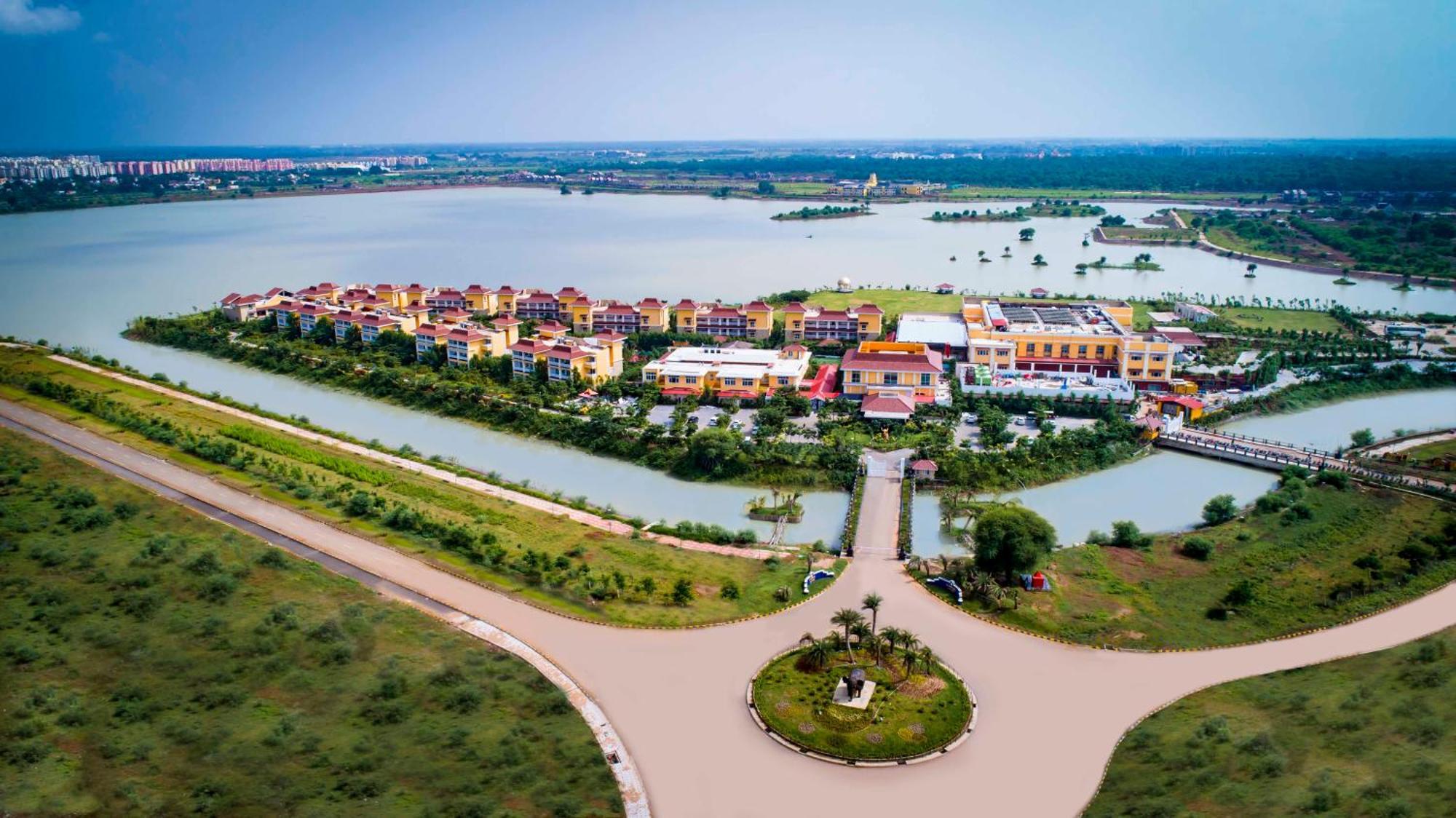 Mayfair Lake Resort Raipur  Exterior photo
